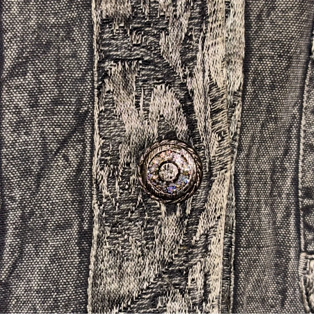 Vintage Flashback Womens Embroidered Denim Jean Jacket Shacket Coat Gray Black